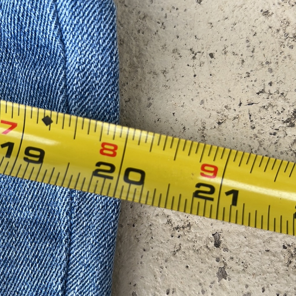 EUC Generra denim distressed capris - Picture 12 of 16